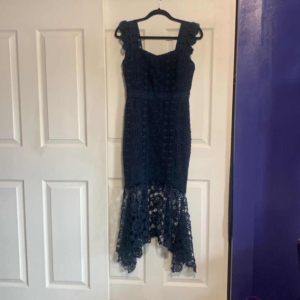 LENA NAVY LACE TRUMPET HEM MIDI DRESS